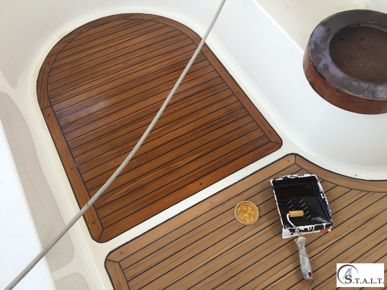 Realizzazione e sostituzione coperta in teak in un abbate primatist