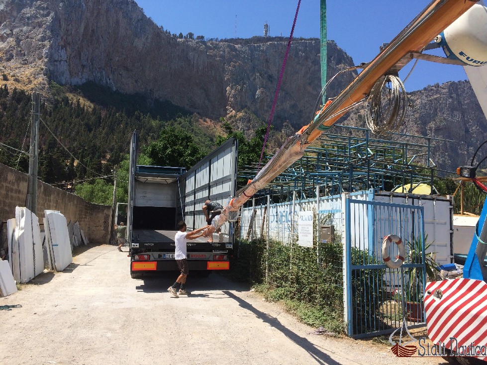 Realizzazione di un albero in legno di douglas di 15 e 9 metri