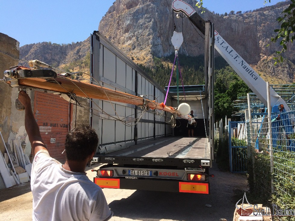 Realizzazione di un albero in legno di douglas di 15 e 9 metri
