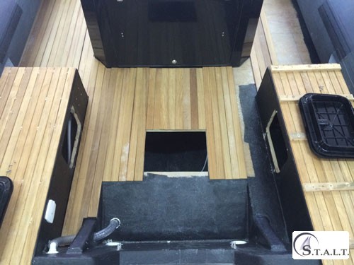 Realizzazione coperta in teak su gommone