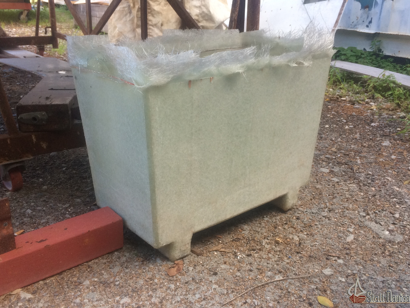 Realizzazione porta batterie per unità navale intermarine in vetroresina