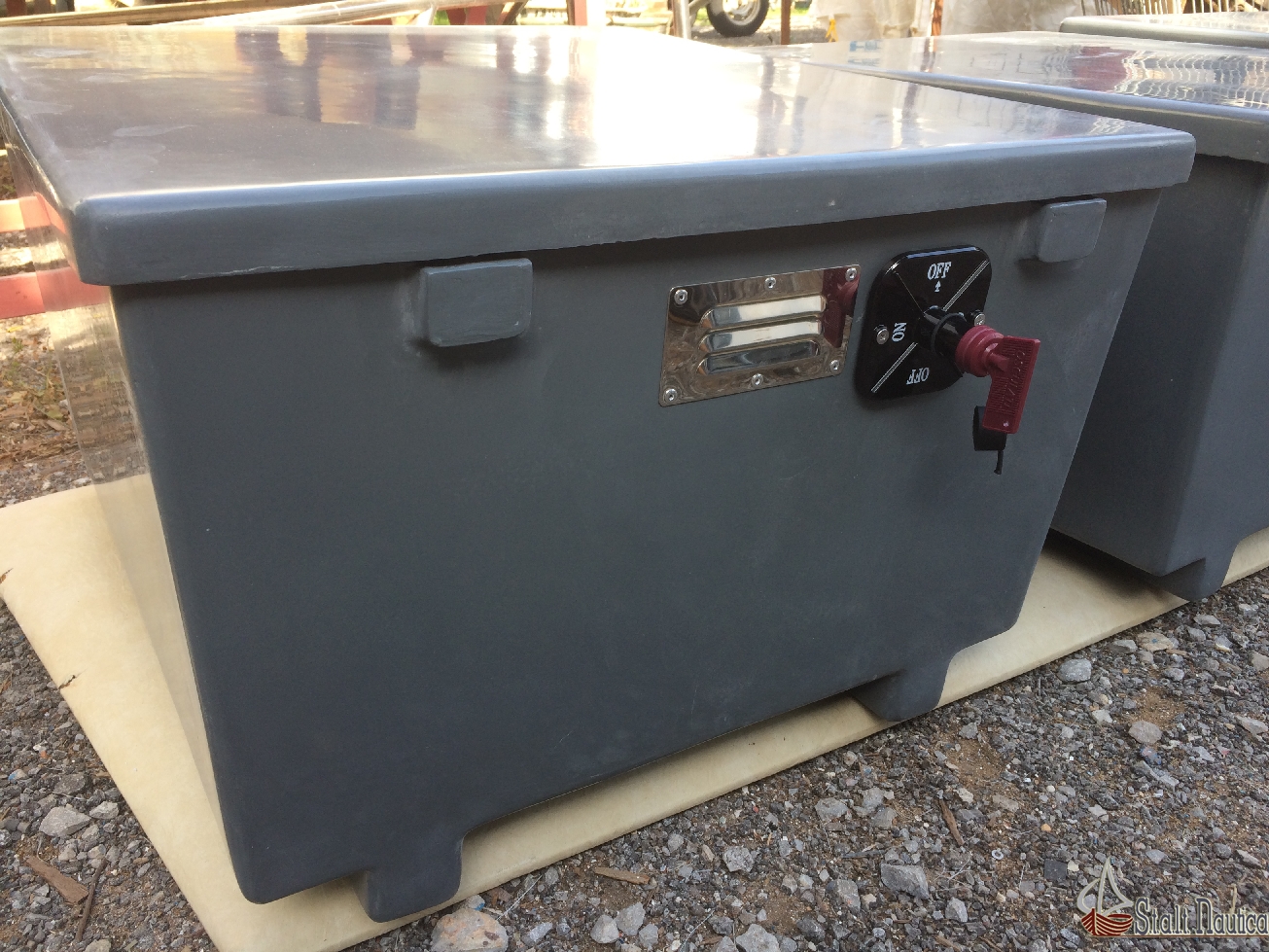Realizzazione porta batterie per unità navale intermarine in vetroresina
