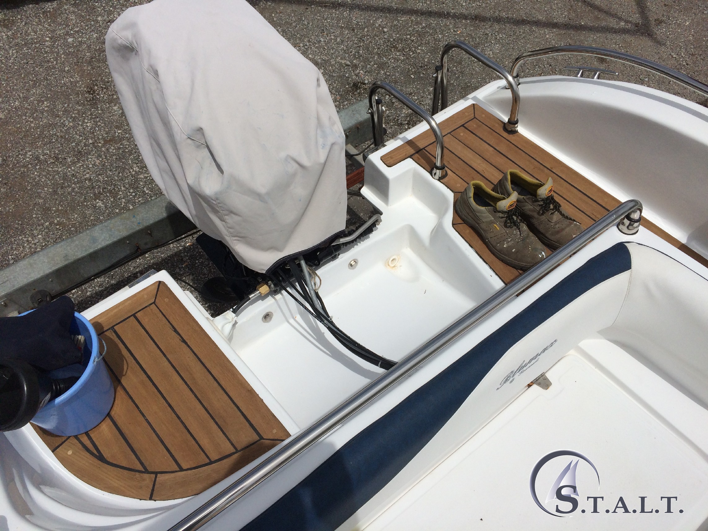 Installazione coperta in teak blumax