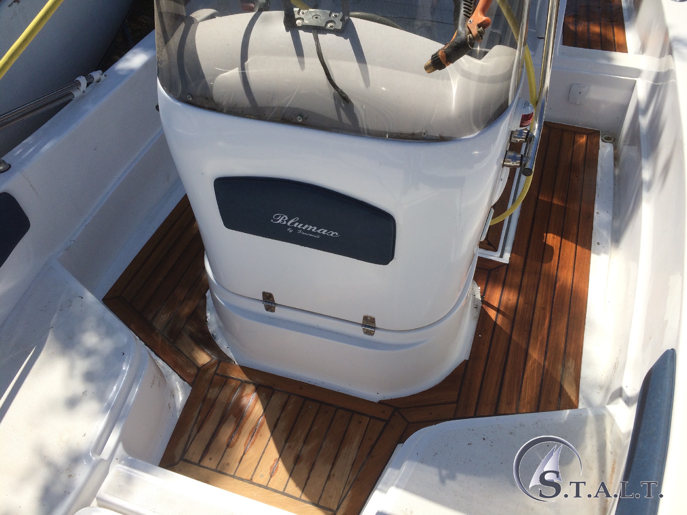 Installazione coperta in teak blumax
