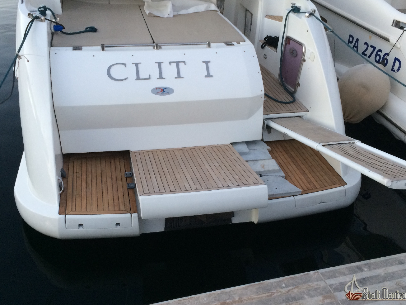 Realizzazione coperta in teak per un dellapasqua