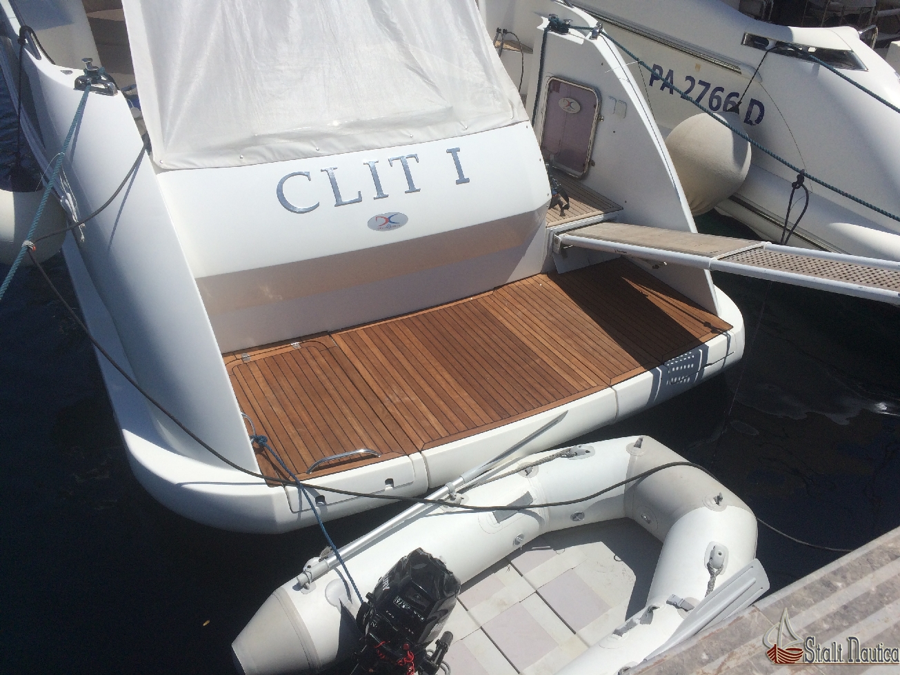 Realizzazione coperta in teak per un dellapasqua