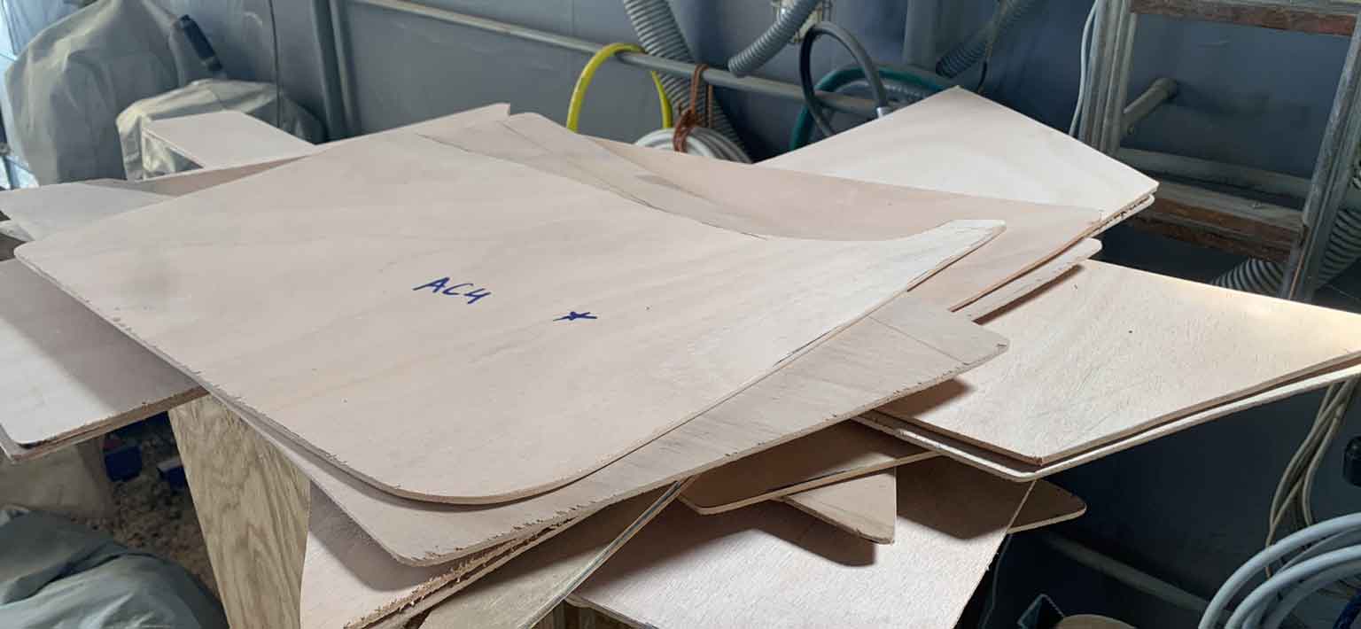 Realizzazione pavimento teak per un gommone